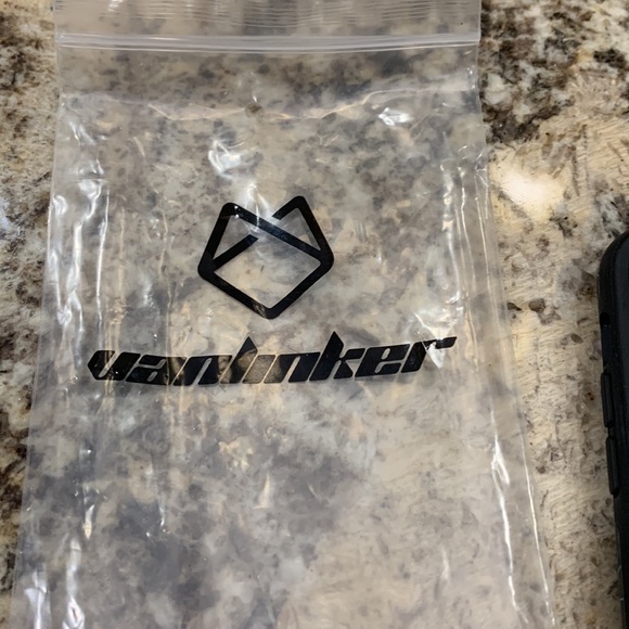 Phone case 3/10 - Picture 3 of 5